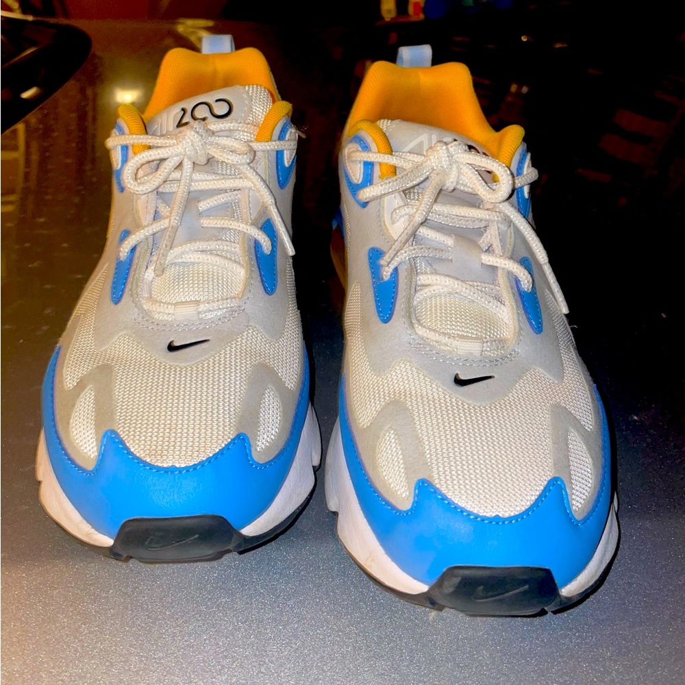 Womens Nike air shoes size 9